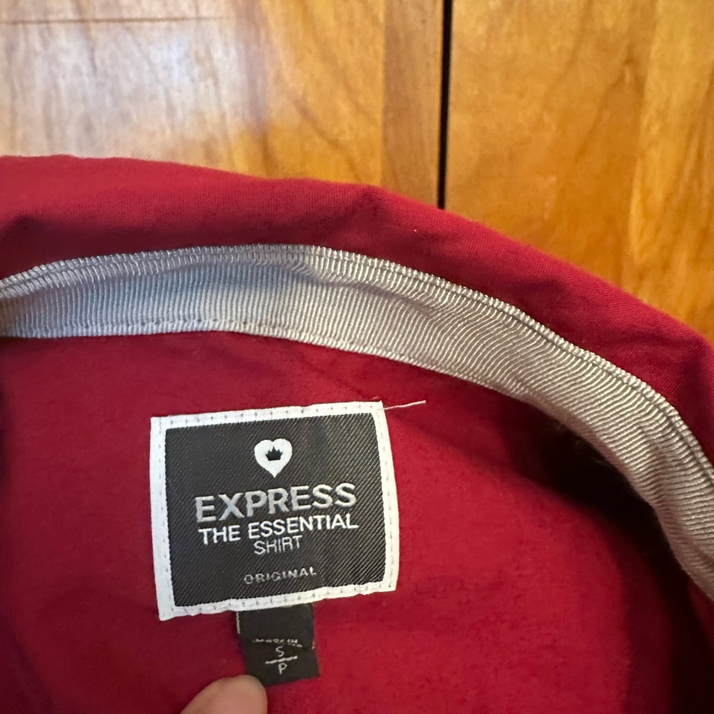 Express red fitted button down - Picture 3 of 4